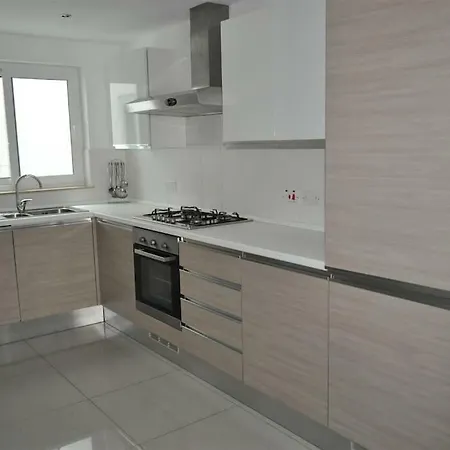 Spacious Seaside With 60sqm Backyard Lejlighed