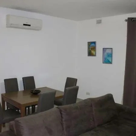 Spacious Seaside With 60sqm Backyard * San Pawl il-Baħar